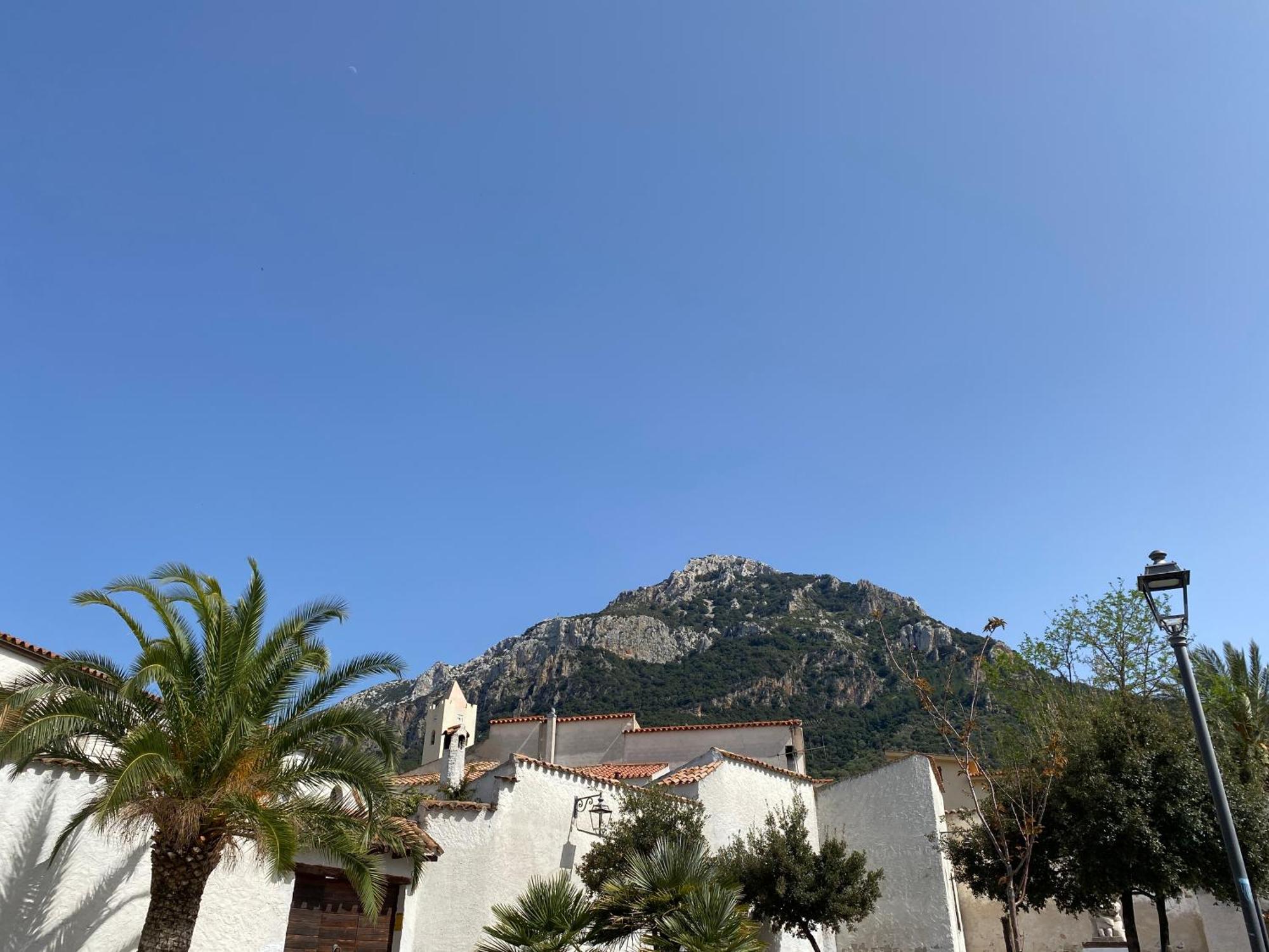 Casa Lia - Independent Apartment In The Gulf Of Orosei กัลเตลลิ ภายนอก รูปภาพ